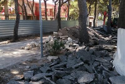 La segona fase de la rehabilitació de Terramar de Sitges comença pel carrer de Ferran Casablancas. Ajuntament de Sitges